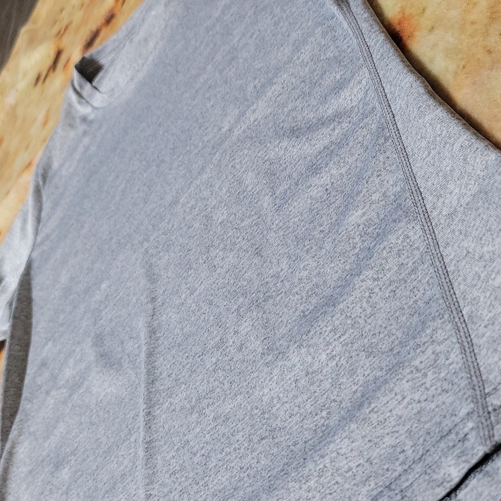 Icyzone Yoga workout shirt!! Size kids large silver